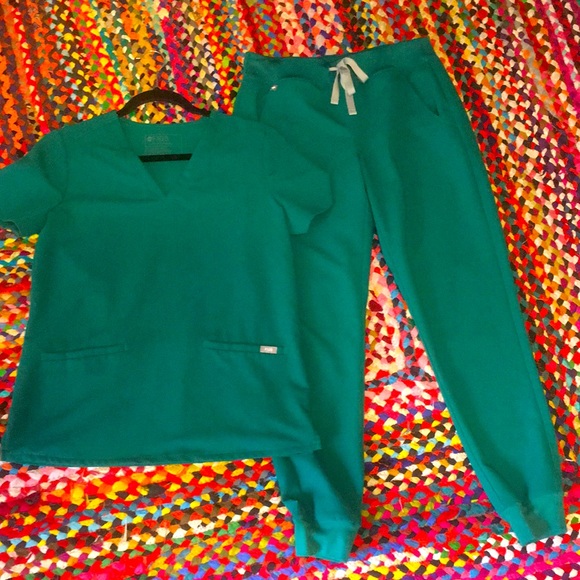 Figs Other - Figs Hunter Green small scrub set